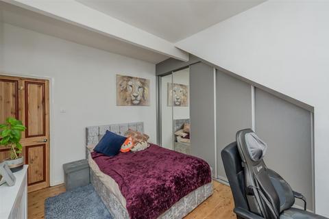 13 Arksey Place, Leeds, LS12 2NG