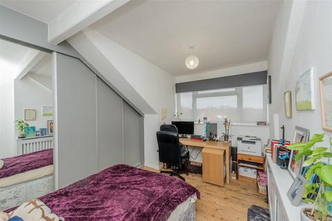 13 Arksey Place, Leeds, LS12 2NG