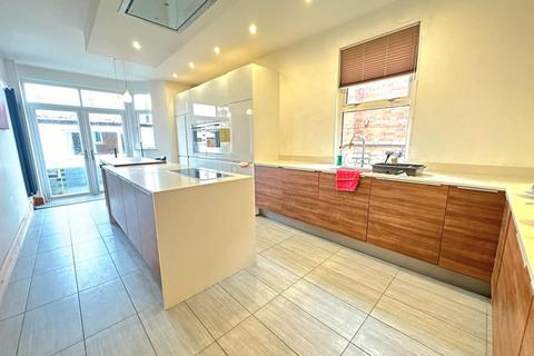 73 Birchfield Road, Northampton, NN1 4RG