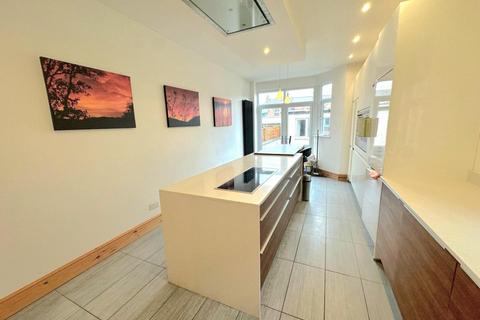 73 Birchfield Road, Northampton, NN1 4RG