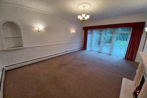 2 bedroom detached bungalow to rent, Warwick Road, Solihull, West Midlands