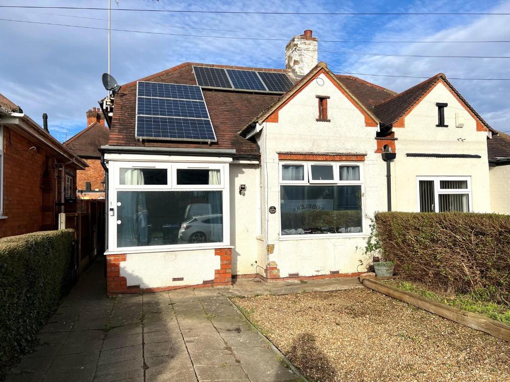 Duston Road, Duston, Northampton NN5 3 bed semidetached bungalow for