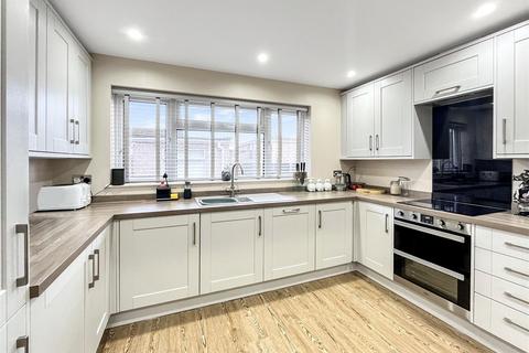 29 Albany Way, Bristol, BS30 8UB