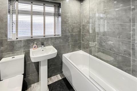 29 Albany Way, Bristol, BS30 8UB