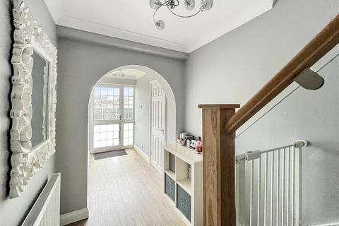 29 Albany Way, Bristol, BS30 8UB