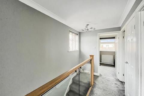 29 Albany Way, Bristol, BS30 8UB