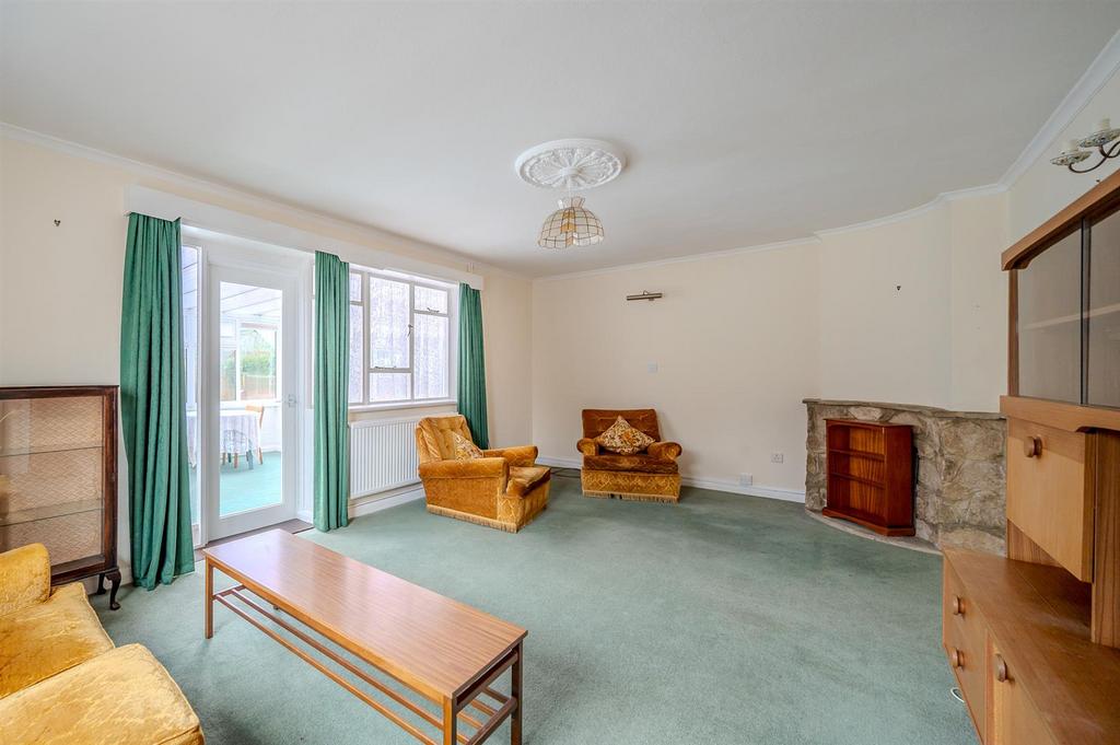 Sitting/Dining room
