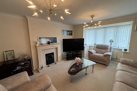4 bedroom detached house for sale, Broombriggs Road, Bradgate Heights