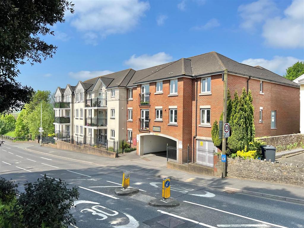 Minster Court, Axminster EX13 1 bed apartment for sale £65,000