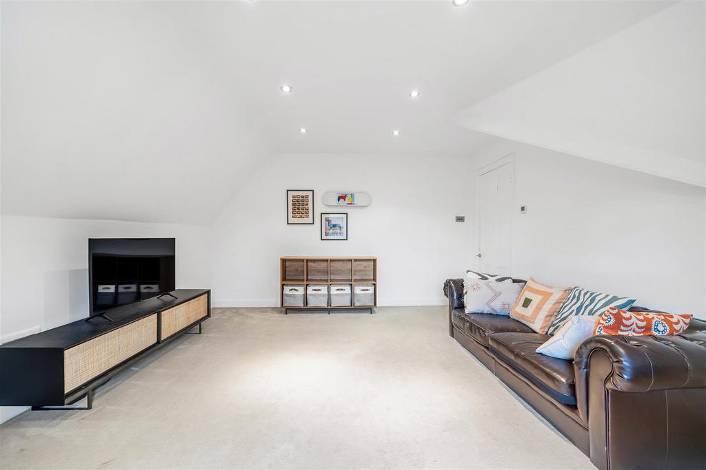 4, 8 Gatestone Road-3.jpg