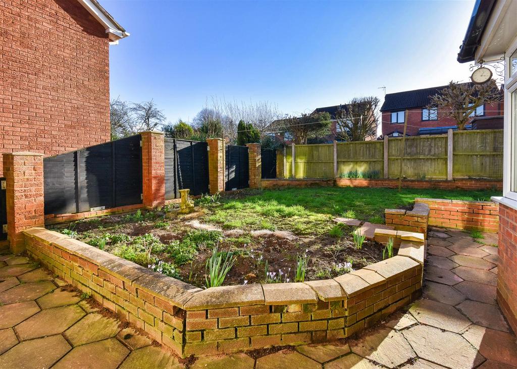 25 Bognop Road - Garden (2).jpg