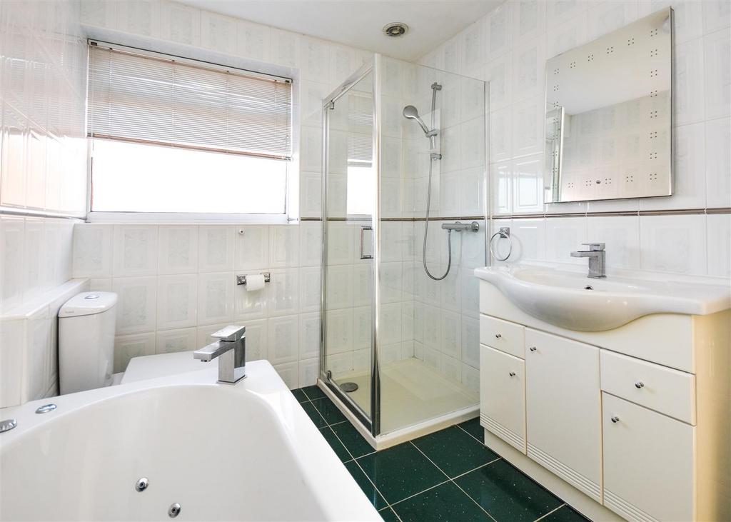 25 Bognop Road - House Bathroom.jpg