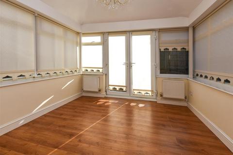 25 Bognop Road, Essington, Wolverhampton, WV11 2BA