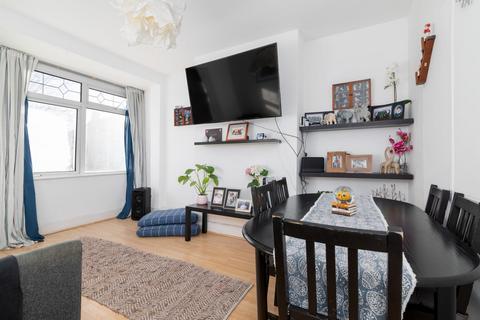 3 bedroom terraced house for sale, Shelbourne Road, London