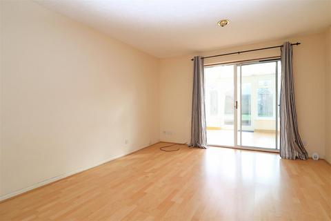 29 Abbots Rise, Redhill, RH1 1LL