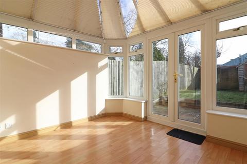 29 Abbots Rise, Redhill, RH1 1LL