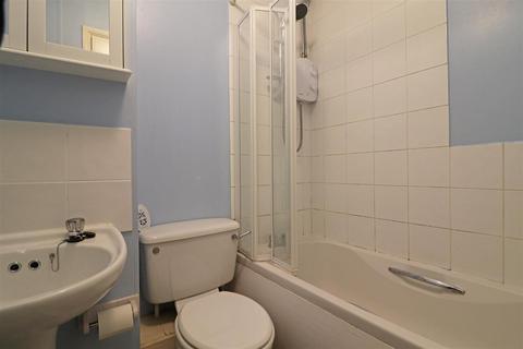 29 Abbots Rise, Redhill, RH1 1LL