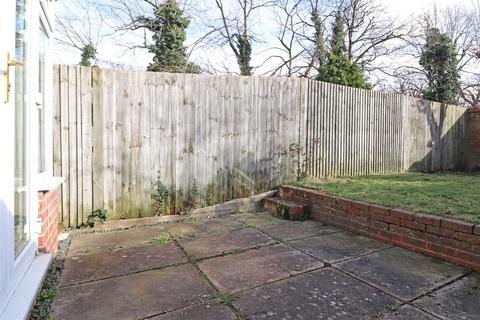 29 Abbots Rise, Redhill, RH1 1LL