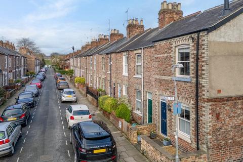 3 bedroom end of terrace house for sale, Dale Street, York