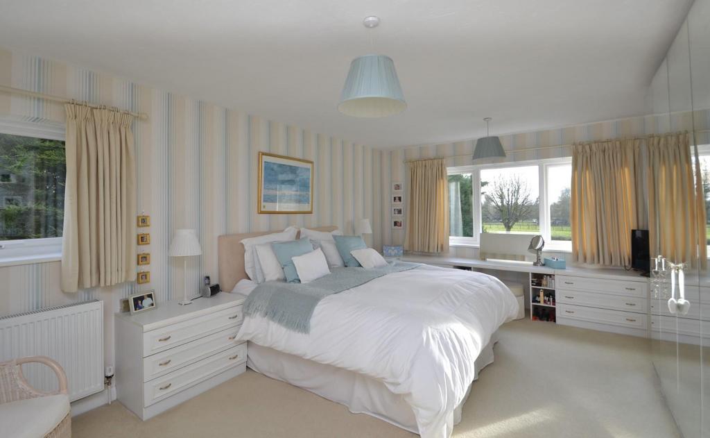 Master bedroom.JPG