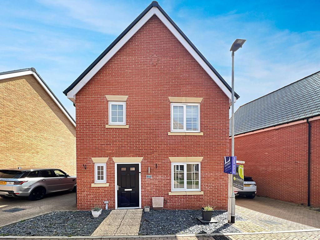 Nightingale Drive, Halstead, CO9 3 bed detached house for sale £350,000