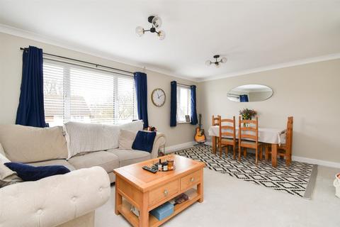 2 bedroom flat for sale, Rymill Road, St. Leonards-On-Sea