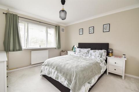 2 bedroom flat for sale, Rymill Road, St. Leonards-On-Sea
