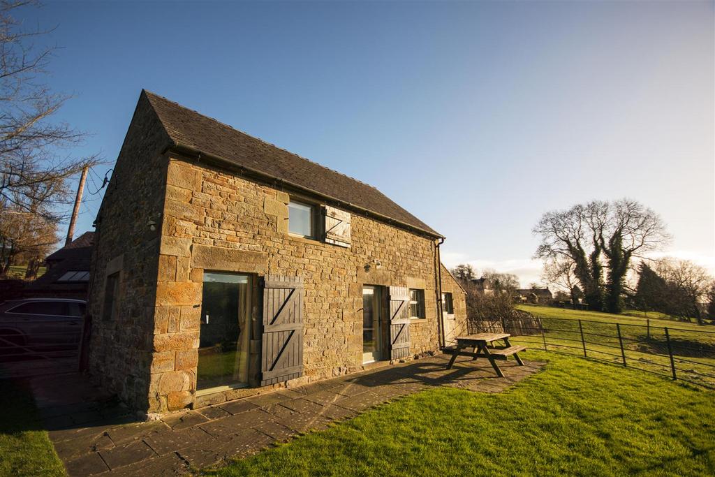 Leach Lane, Butterton, Leek 2 bed cottage to rent £1,300 pcm (£300 pw)