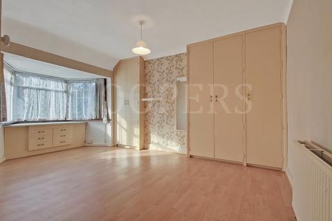 52 Alder Grove, London, NW2 7DD