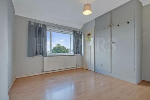 52 Alder Grove, London, NW2 7DD