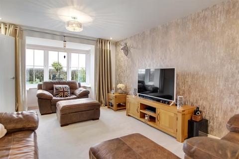 12 Beckside Close, Hurworth, Darlington, DL2 2JW