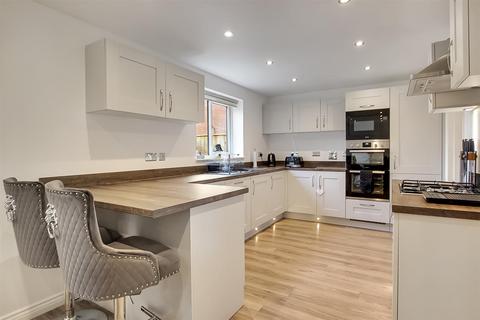 12 Beckside Close, Hurworth, Darlington, DL2 2JW