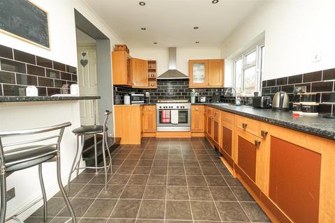 3 bedroom semi-detached house for sale, Bexhill Road, St. Leonards-On-Sea