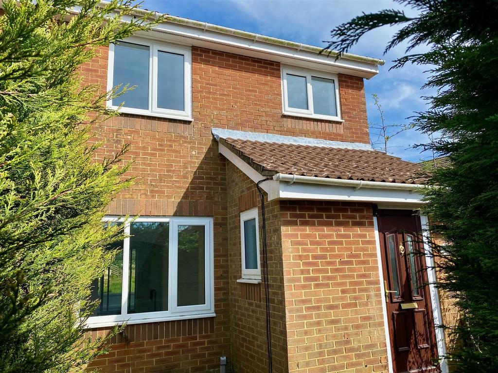 Longacre Close, St. LeonardsOnSea 3 bed semidetached house for sale