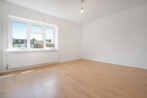 3 bedroom end of terrace house to rent, Clewer Fields, Windsor