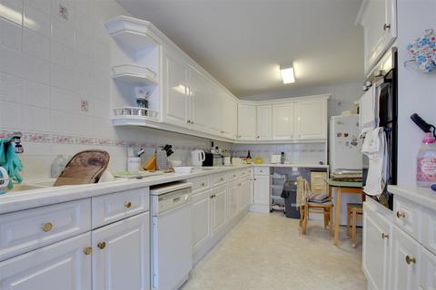 21 Alinora Avenue, Goring By Sea, Worthing, BN12 4NB