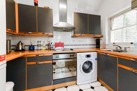 3 bedroom flat for sale, Culmington Road, Ealing, W13