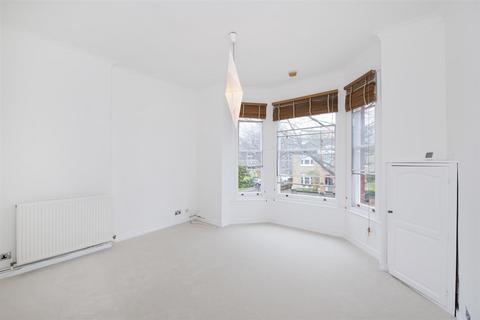 3 bedroom flat for sale, Culmington Road, Ealing, W13