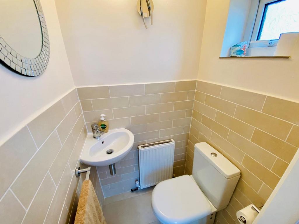 Downstairs WC.jpg