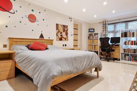 3 bedroom apartment for sale, Woodlands Close, Gerrards Cross SL9