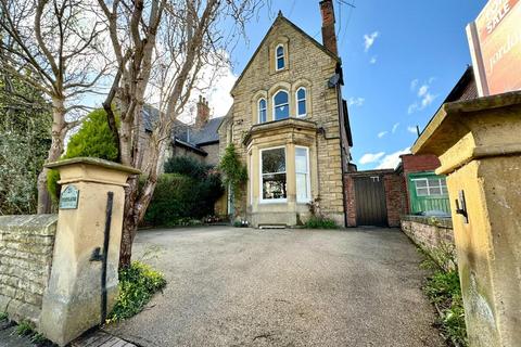 5 bedroom semi-detached house for sale, Cromwell Road, Stretford