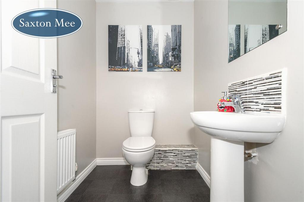 Bathroom 9009.jpg