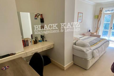 undefined, SW1V