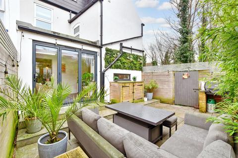 25 Chaucer Road, Broadstairs, CT10 1QU