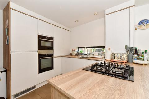 25 Chaucer Road, Broadstairs, CT10 1QU
