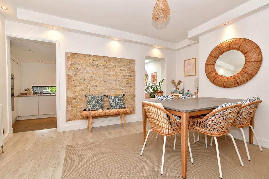 Chaucer Road, Broadstairs, Kent 3 bed end of terrace house for sale £