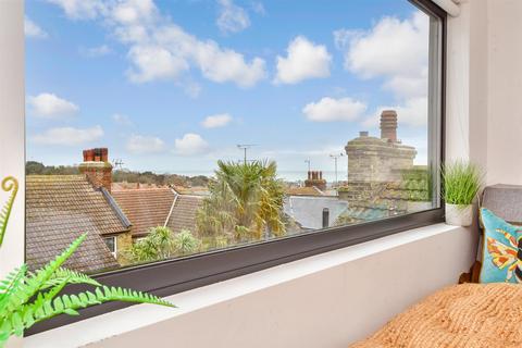 3 bedroom end of terrace house for sale, Chaucer Road, Broadstairs, Kent