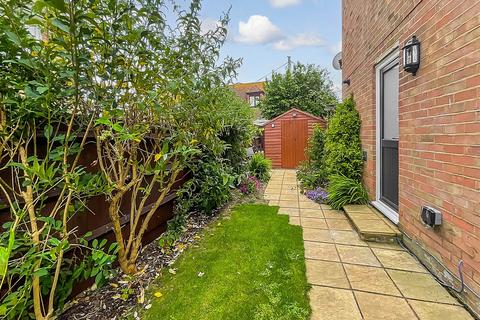 21 Dunkirk Close, Dymchurch, Romney Marsh, TN29 0PT