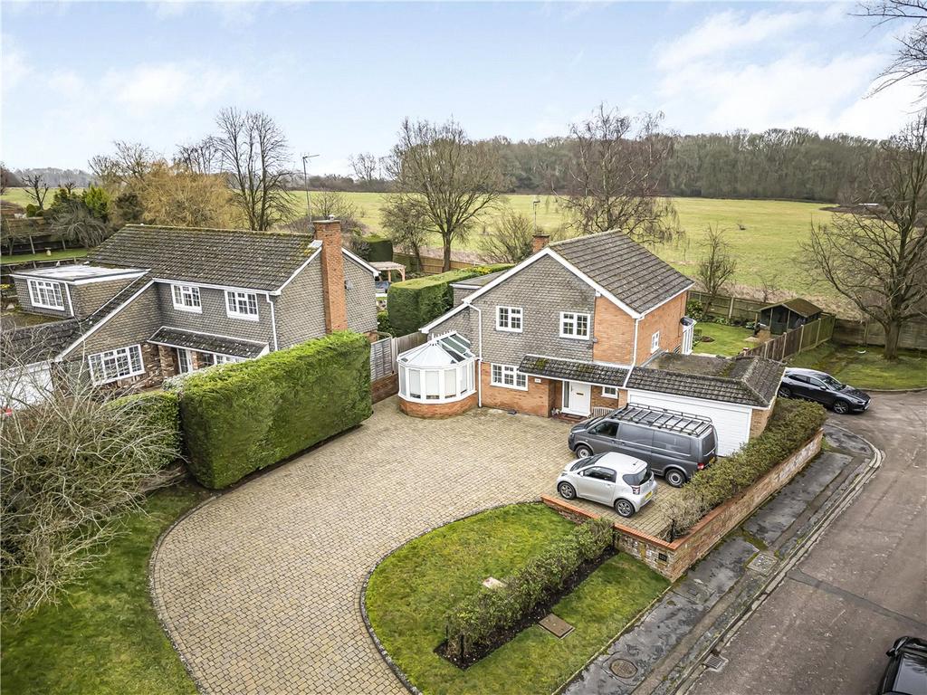 Holywell Road, Studham, Dunstable 4 bed detached house for sale £895,000
