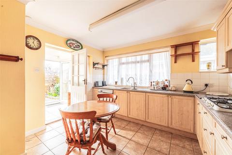 2 bedroom bungalow for sale - Exmoor Crescent, Worthing, West Sussex, BN13
